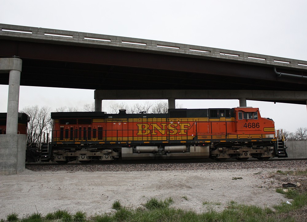 BNSF 4686